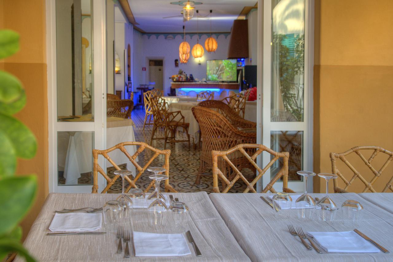 Hotel Arabesque Varigotti Exterior photo