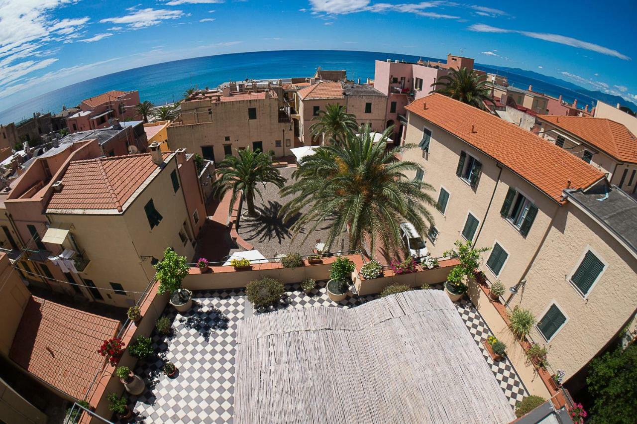 Hotel Arabesque Varigotti Exterior photo