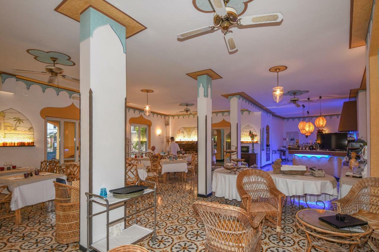 Hotel Arabesque Varigotti Exterior photo