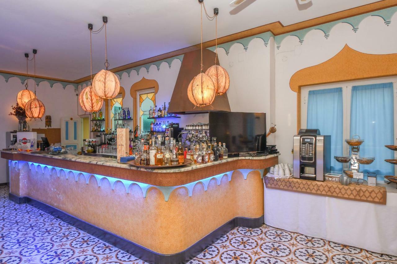 Hotel Arabesque Varigotti Exterior photo