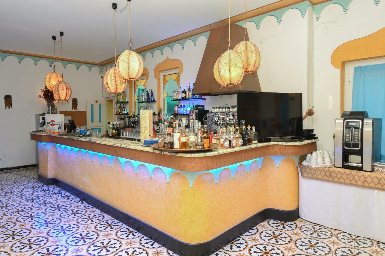 Hotel Arabesque Varigotti Exterior photo