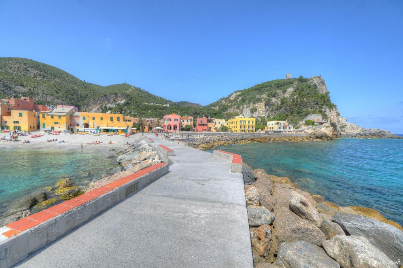 Hotel Arabesque Varigotti Exterior photo
